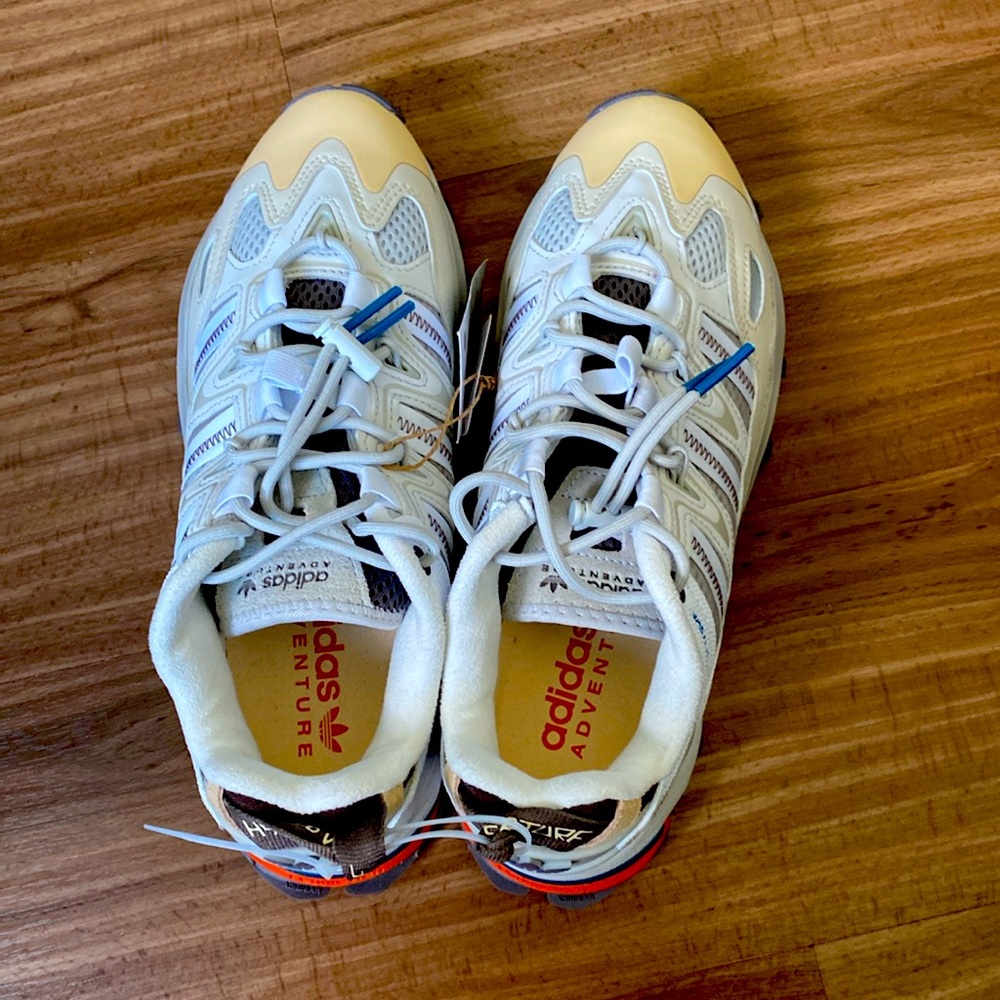 BNWT Adidas Adventure Hyperturf - size 6.5 for Men & 8 for Women